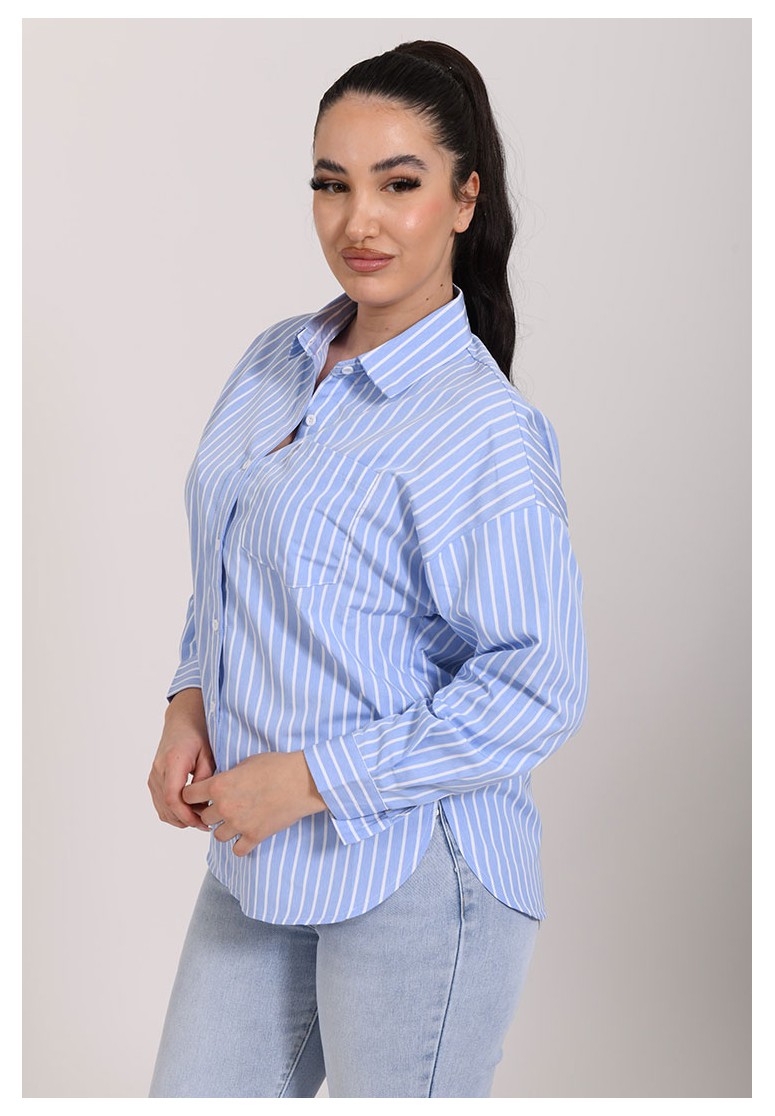 Chemise bleue à rayures blanches