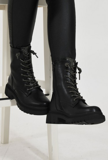 Bottes noires...