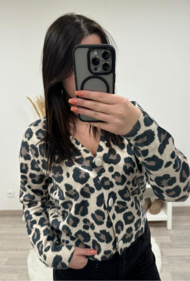 Pull à boutons...